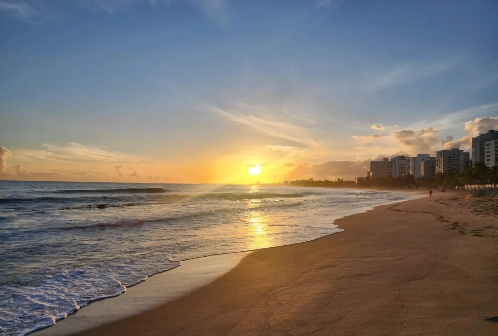 Gorgeous 1-Bedroom Beachside Suite San Juan 0*,